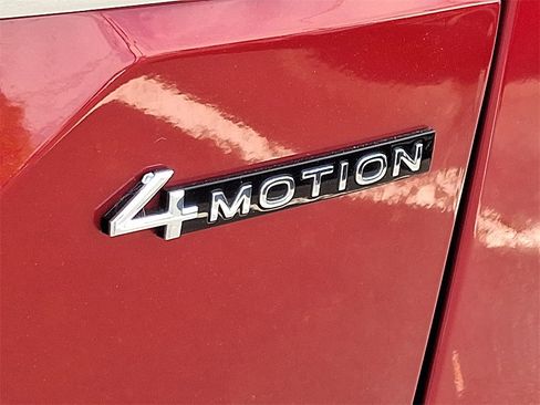 Used 2024 Volkswagen Atlas SEL Premium R-Line image 32