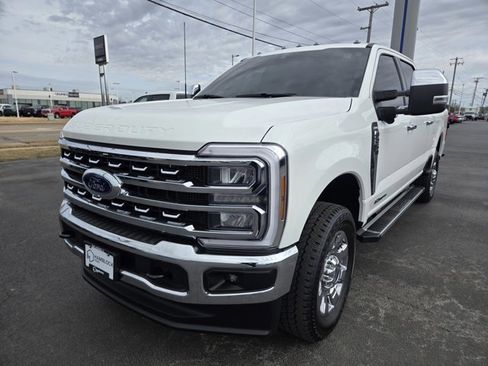 Used 2025 Ford F250 Lariat w/ Chrome Package image 4