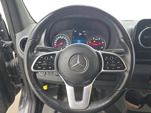 Used 2024 Mercedes-Benz Sprinter 2500 image 10