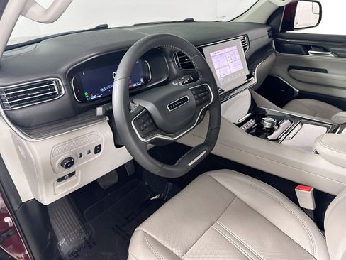 Used 2022 Jeep Wagoneer Series II w/ Premium Group I RWD image 9