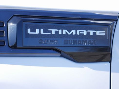 Used 2024 GMC Sierra 2500 Denali Ultimate w/ Snow Plow Prep/Camper Package image 11