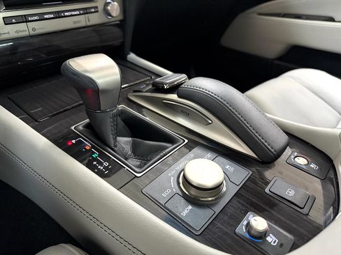 Used 2017 Lexus LS 460 image 26