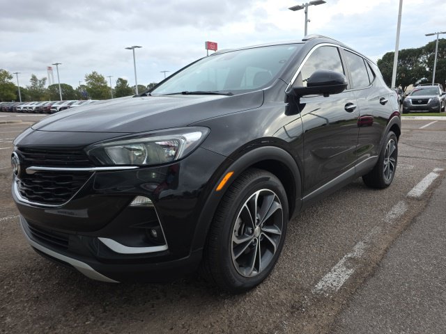 Used 2022 Buick Encore GX Select w/ Advanced Technology Package FWD image 3