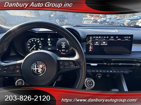 Used 2024 Alfa Romeo Tonale Ti w/ Premium Interior Package image 10