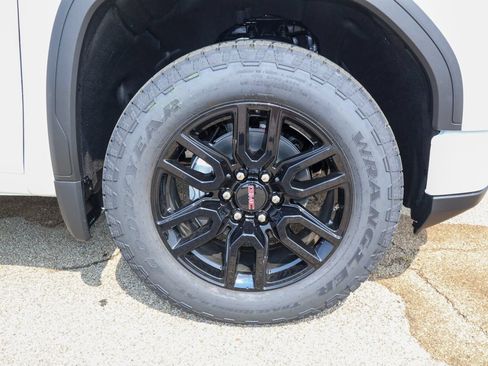 New 2026 GMC Sierra 1500 Elevation AWD/4WD image 28