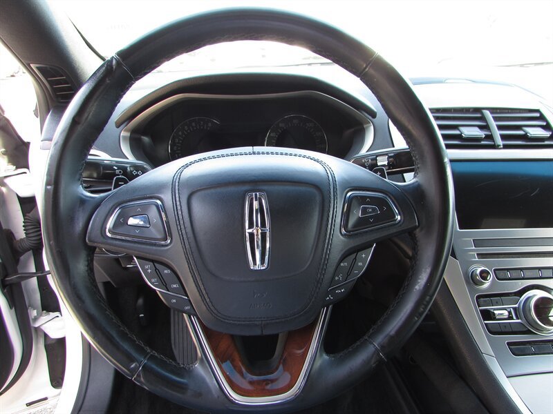 Used 2018 Lincoln MKZ Reserve FWD image 11