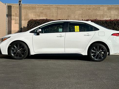 Used 2025 Toyota Corolla SE image 7