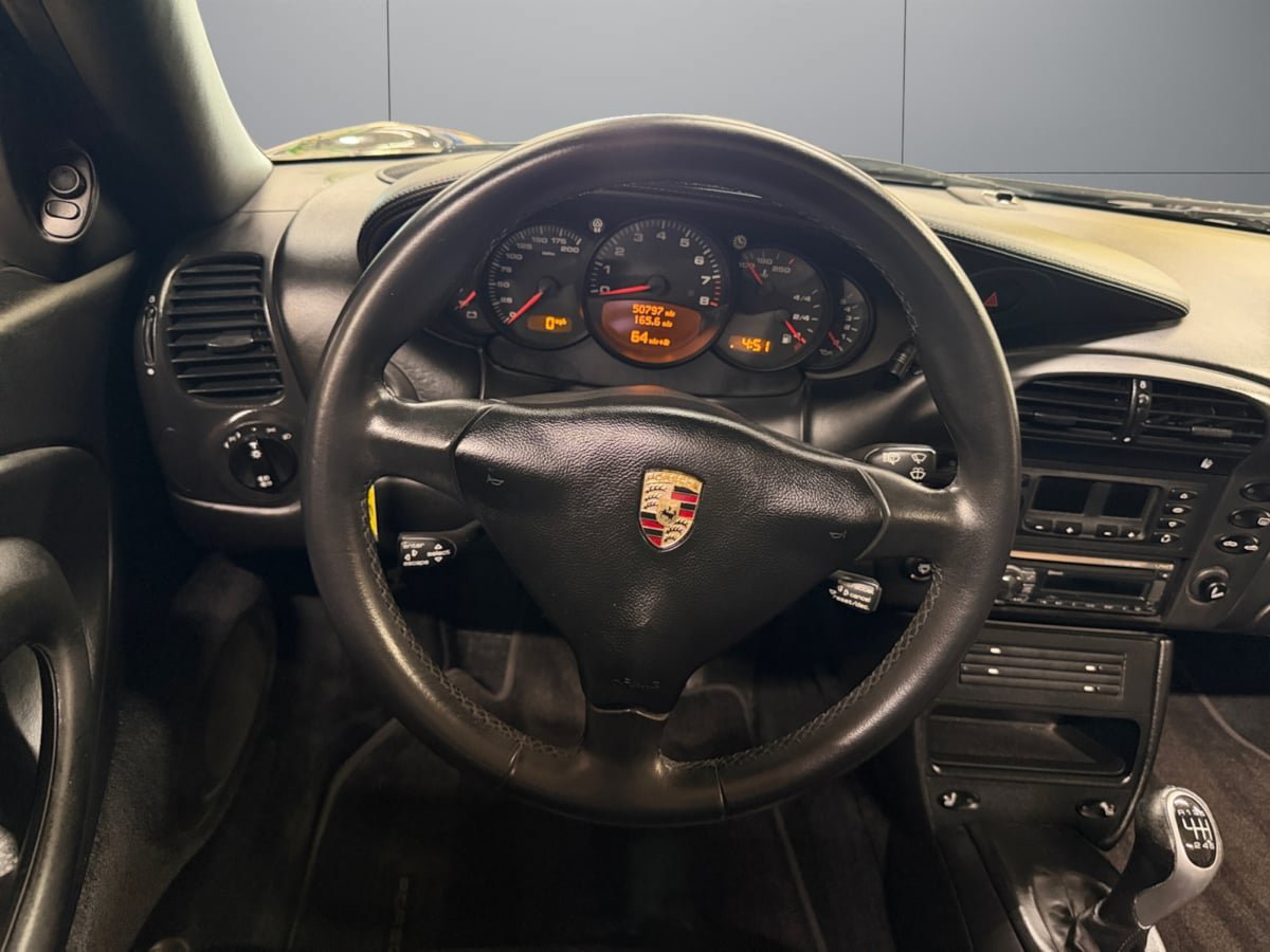 Used 2004 Porsche 911 Carrera RWD image 13