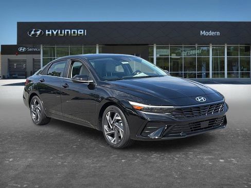 New 2026 Hyundai Elantra Limited FWD image 2