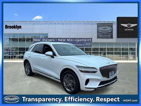 Used 2023 Genesis GV70 2.5T w/ Advanced Package image 1