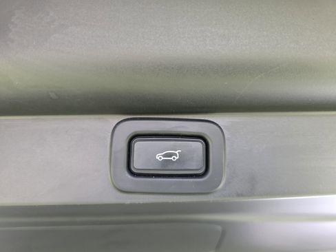 Certified 2023 Land Rover Range Rover SE image 14