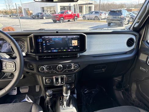 Used 2024 Jeep Wrangler Sport image 29