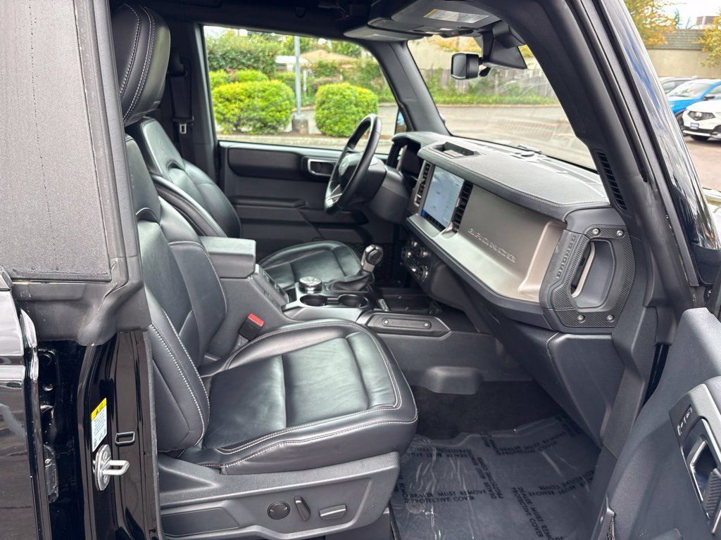 Used 2025 Ford Bronco Outer Banks AWD/4WD image 23