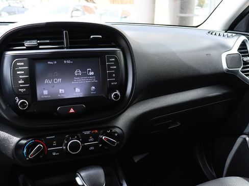 Used 2020 Kia Soul LX FWD image 43