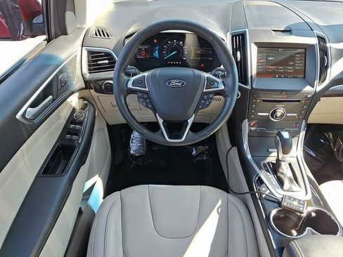 Used 2015 Ford Edge Titanium FWD image 11