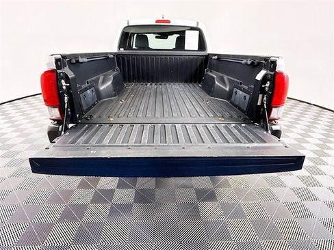 Certified 2018 Toyota Tacoma SR image 28