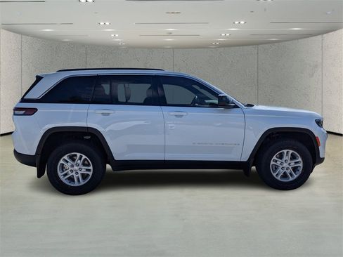 New 2025 Jeep Grand Cherokee Laredo w/ MOPAR Finishing Package image 3