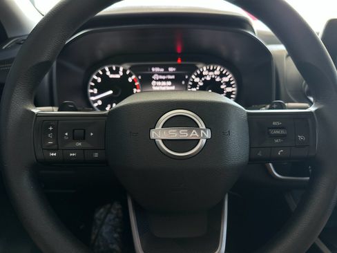 Used 2025 Nissan Rogue S FWD image 21