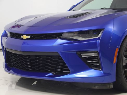 Used 2018 Chevrolet Camaro SS RWD image 63