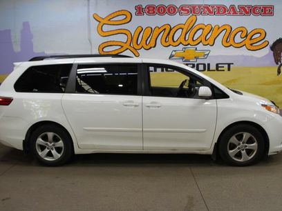 Used 2017 Toyota Sienna LE