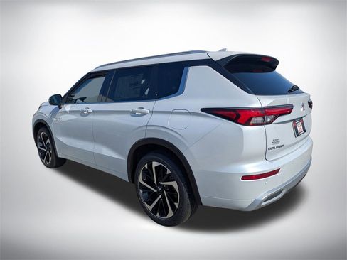 New 2025 Mitsubishi Outlander SEL image 5
