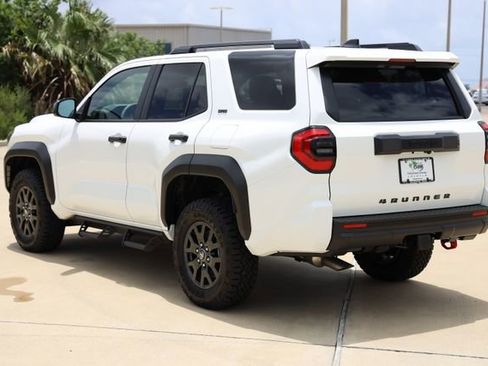 New 2026 Toyota 4Runner SR5 AWD/4WD image 6