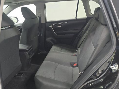 Used 2022 Toyota RAV4 XLE AWD/4WD image 10