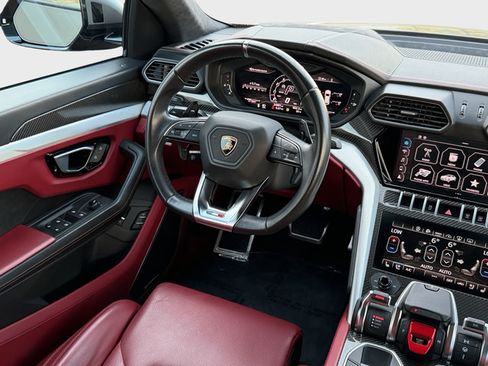 Used 2022 Lamborghini Urus AWD/4WD image 14