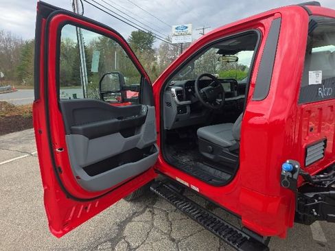 New 2026 Ford F550 4x4 Regular Cab Super Duty image 9