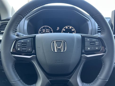 Certified 2026 Honda Odyssey Touring image 17