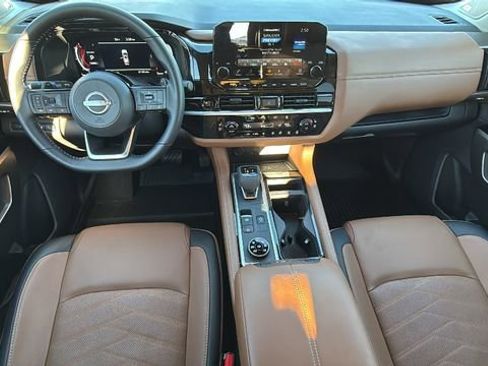 Used 2025 Nissan Pathfinder Platinum w/ Cargo Package image 26