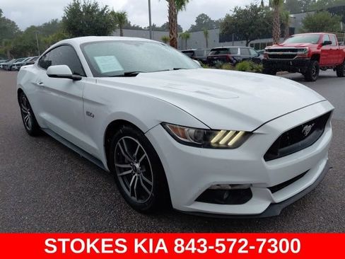 Used 2017 Ford Mustang GT Premium RWD image 3