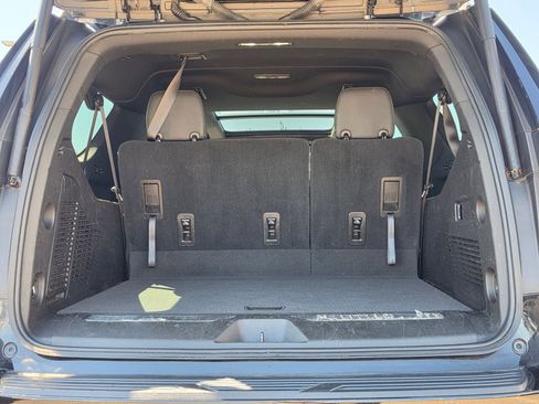 Used 2021 Chevrolet Suburban Z71 AWD/4WD image 27