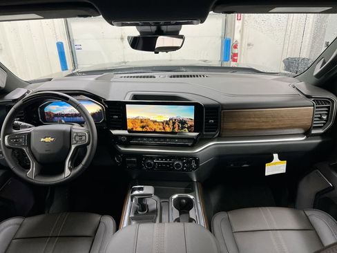 New 2026 Chevrolet Silverado 1500 High Country AWD/4WD image 10