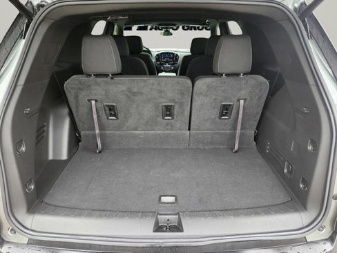 Used 2023 Chevrolet Traverse LT FWD image 28