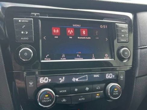 Used 2019 Nissan Rogue SV AWD/4WD image 46