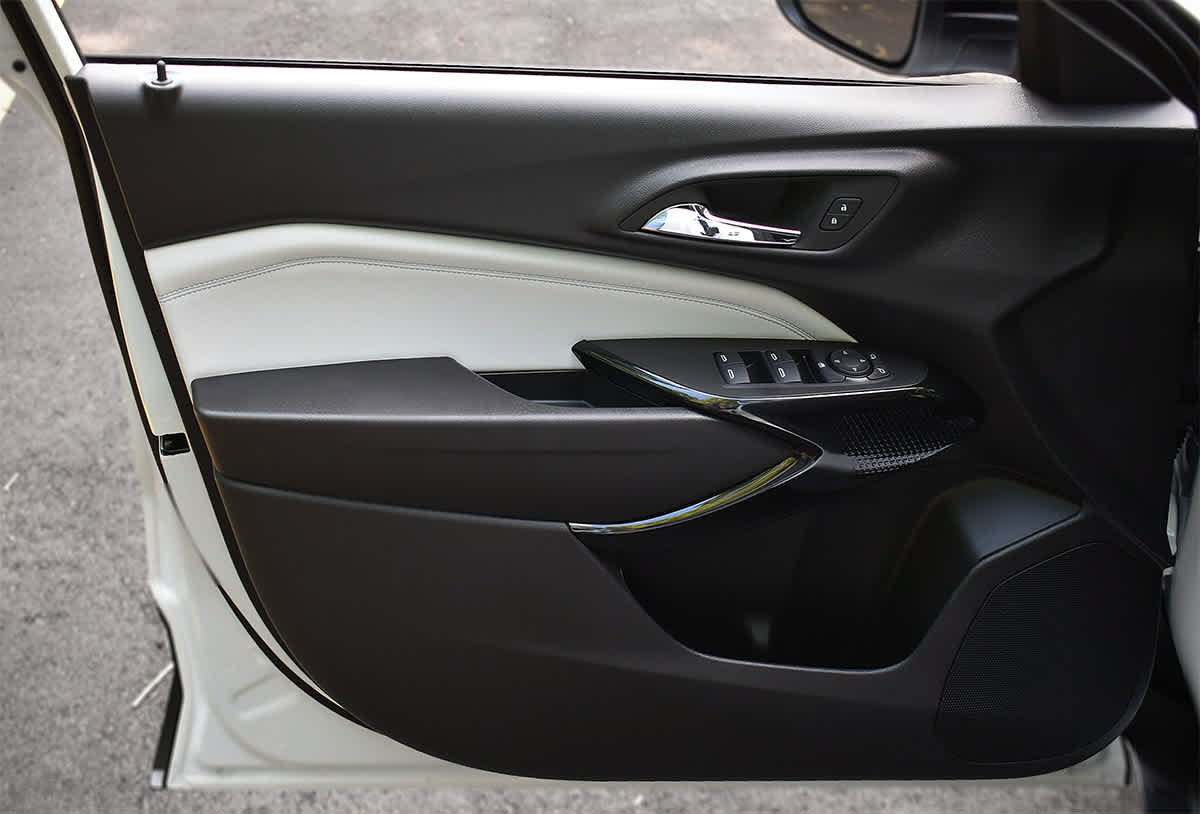 New 2026 Chevrolet Trax LT w/ Sunroof Package FWD image 22
