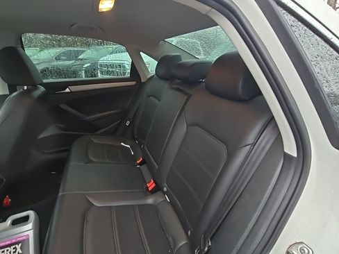Used 2014 Volkswagen Passat TDI SE FWD image 15