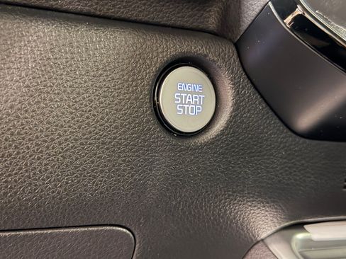 Used 2025 Kia Carnival SX FWD image 17