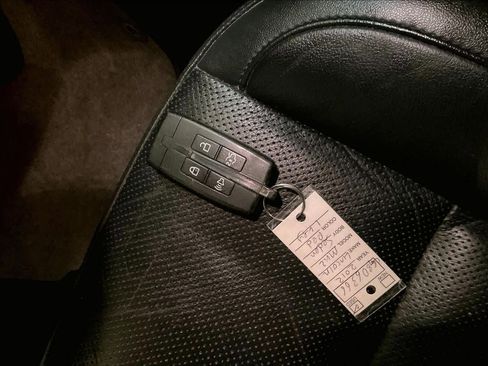 Used 2012 Lincoln MKS image 13