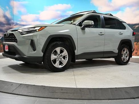 Used 2022 Toyota RAV4 XLE w/ Convenience Package AWD/4WD image 3