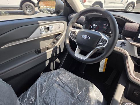 New 2026 Ford Explorer Active image 15