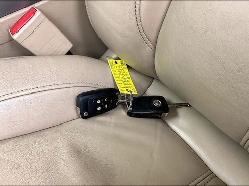 Used 2013 Buick LaCrosse Leather FWD image 13