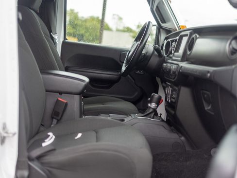 Used 2021 Jeep Wrangler Unlimited Sport image 33