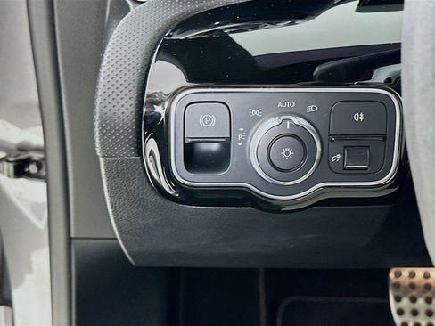 Used 2021 Mercedes-Benz A 35 AMG 4MATIC image 11