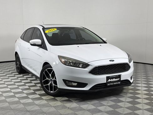 Used 2018 Ford Focus SEL FWD image 2