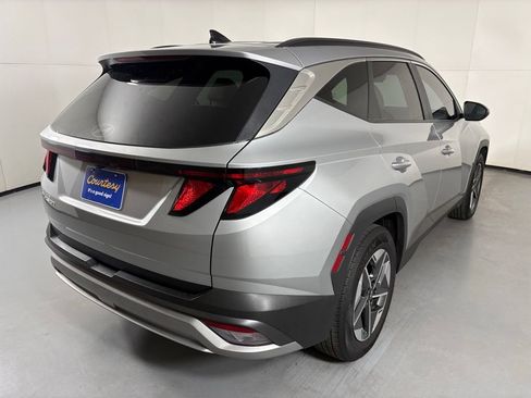 Used 2025 Hyundai Tucson SEL FWD image 8