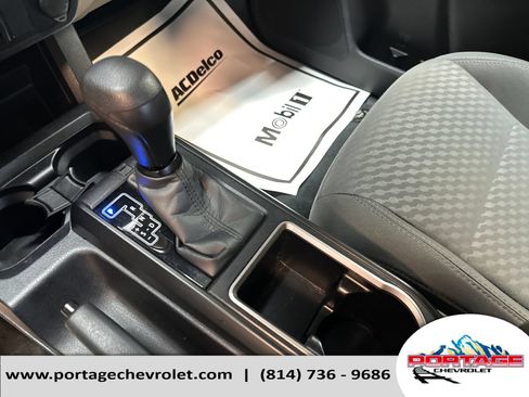 Used 2022 Toyota Tacoma SR AWD/4WD image 25