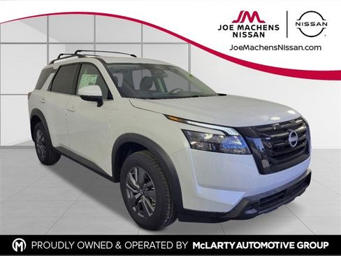 New 2025 Nissan Pathfinder SV w/ Black Appearance Package image 6