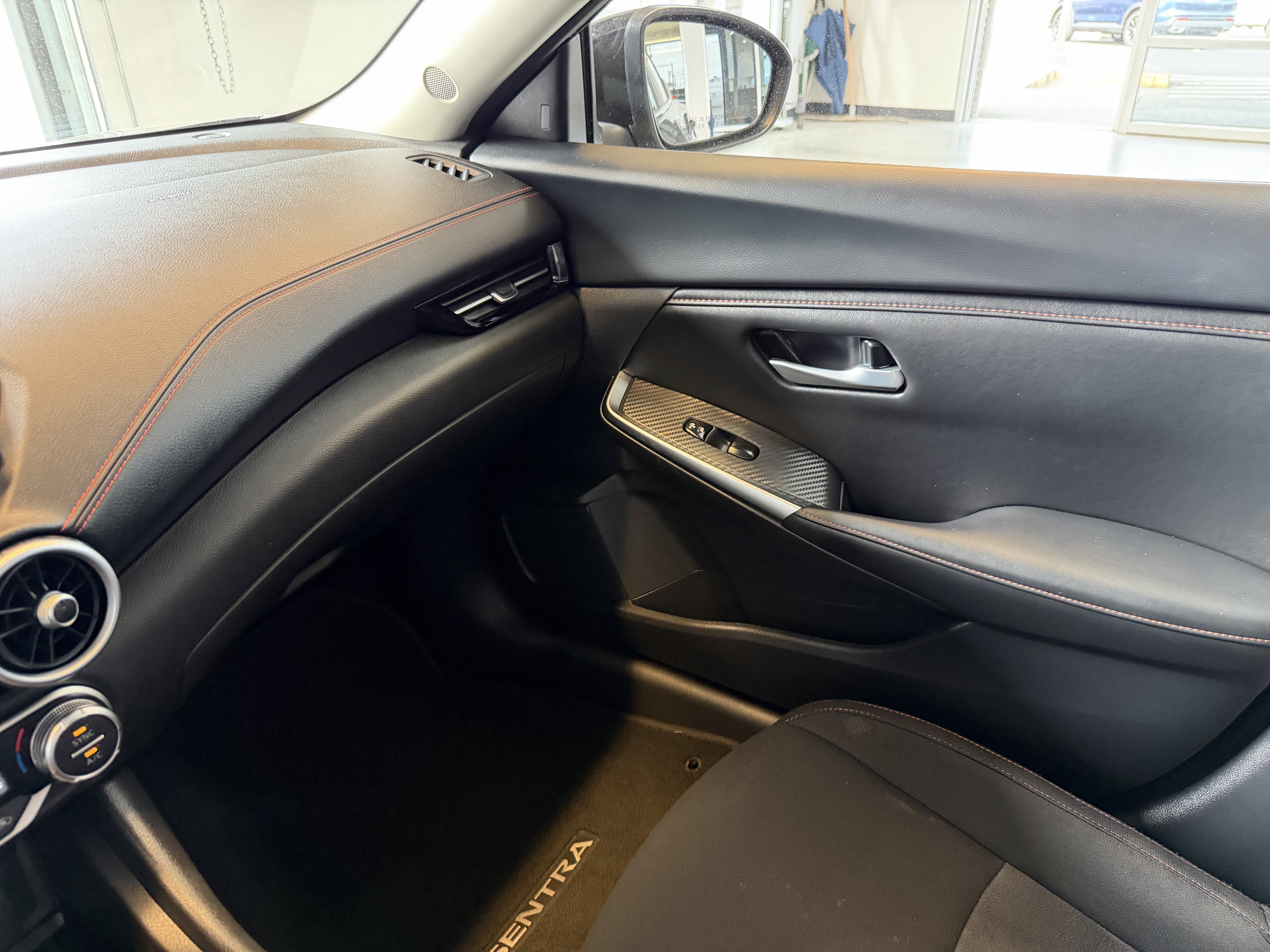 Used 2025 Nissan Sentra SR FWD image 14